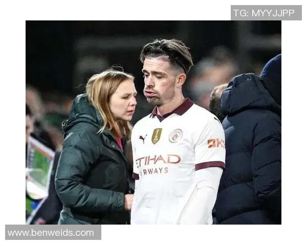 足球明星骨折后能否重返赛场继续踢球的挑战与希望分析